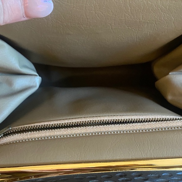 Vintage Black Leather Handbag - Picture 8 of 9